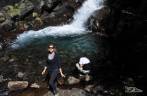 Cachoeira linda, mas de águas geladas, já bem próximos do Refúgio San Martín, no lago Jakob, na região de Bariloche, na Argentina